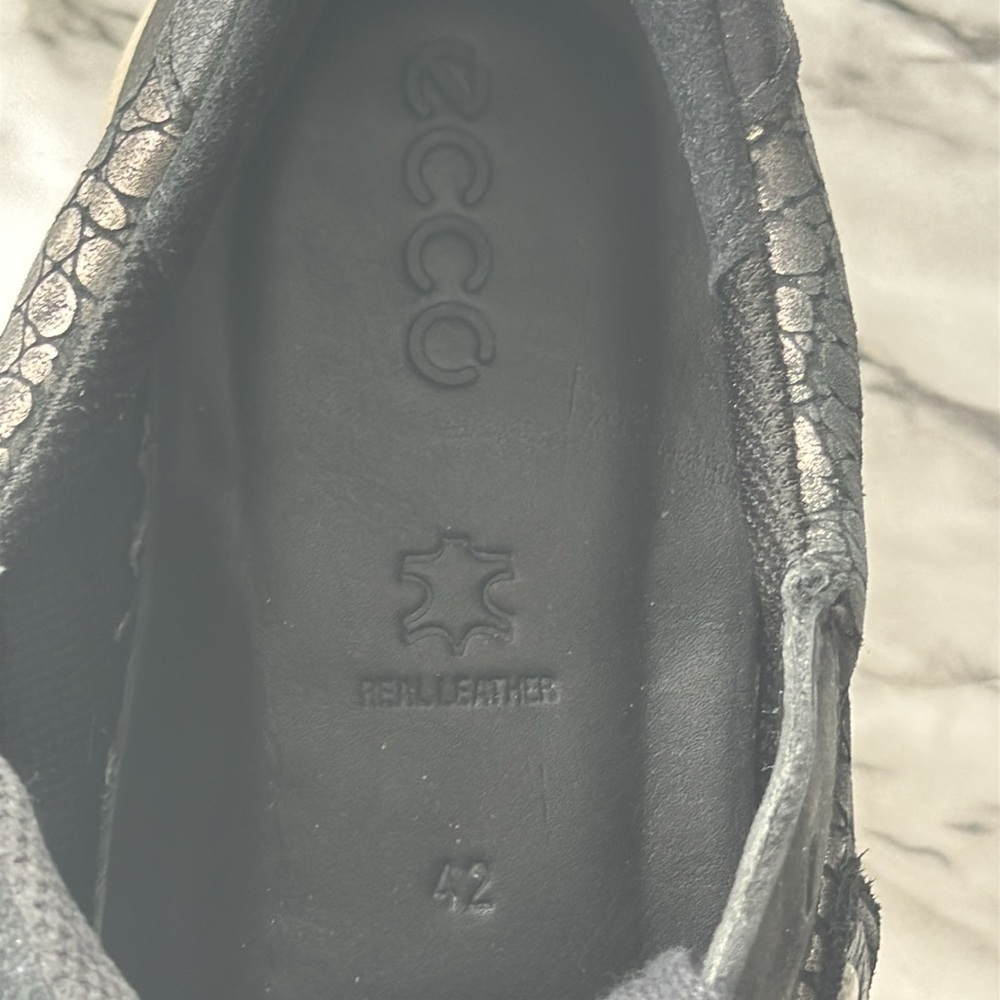 Ecco sneaker shoes with faux snakeskin women’s size 42 black - Picture 8 of 10